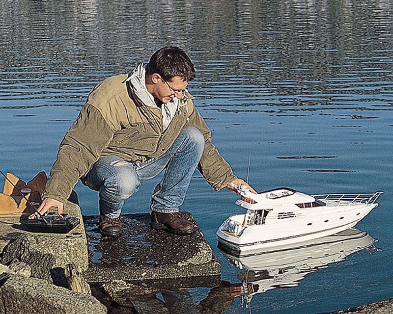 Najade Luxury-Motoryacht 960 mm. 1:15 m/fittingsett